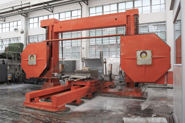 Arc line cutting machine